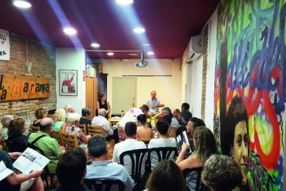 inicis. Portada del primer número de la revista, una iniciativa sobretot de Manel Garcia Serramona, del Cercle de BBAA.