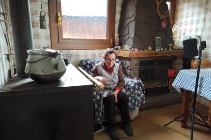 terra roja. Una de les característiques de la vall de Siarb és el seu cromatisme singular.