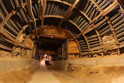 història. Restes del món miner entre la Granja d’Escarp i Mequinensa.