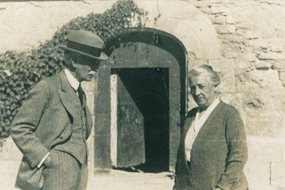 agapit lamarca. Foto d’estudi del propietari de la finca, i sogre de Macià, disfressat de gitano.