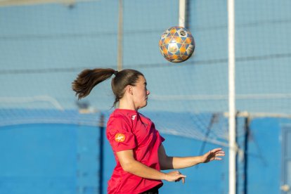 Tàctica i tècnica. La tàctica i la tècnica són les grans armes del futbol femení.
