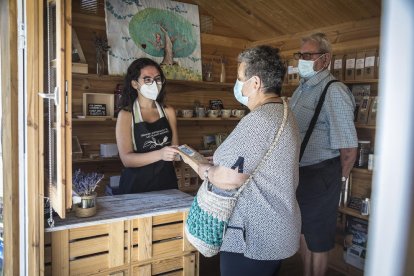 a mil metres d’alçada. Araós, a la Vall Farrera, és l’escenari del projecte de vida de la Gemma i el Pedro.