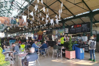 emblemàtica. La torre Albert Memorial Clock recorda el Big Ben i està torta.