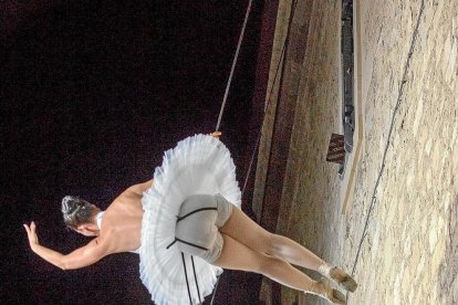 Escenaris improvisats. l'Espai Moritz de la Fira • La façana de l'església també es pot convertir en un escenari de FiraTàrrega.