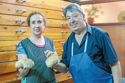 Casa Mariana és l'únic forn que continua fent pa de ronyó fora de les Borges Blanques