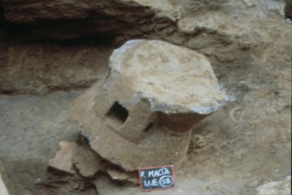 Un forn de pa. A la zona de Francesc Macià es van trobar les restes del que havia estat un forn de pa i a la part que ara ocupen els jutjats hi havia una fàbrica de ceràmica.