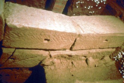 Les restes del que fou el port i un magatzem portuari es poden visitar al soterrani del palau de la Paeria