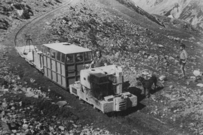 Estany Gento. Va ser construït el 1912 per Energia Elèctrica de Catalunya.