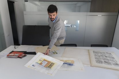 Aquarel·les. El Marc Banzo mostra les aquarel·les que es feien per dissenyar una cuina