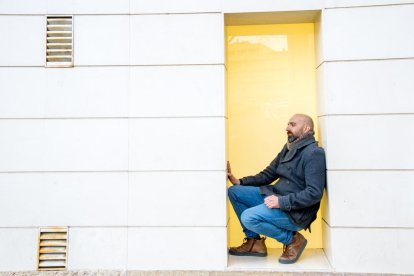 Jaume Oliver: “Avui, la gran literatura, fins i tot de comèdia, és la que es fa a les sèries”