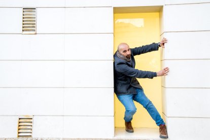 Jaume Oliver: “Avui, la gran literatura, fins i tot de comèdia, és la que es fa a les sèries”