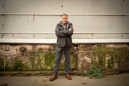 Francesc Serés: “Una novel·la aguanta l’egoisme, però no el narcisisme”