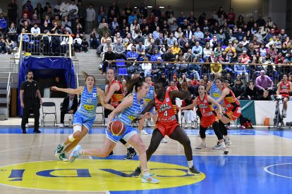 Ramette intenta superar Ainhoa López.