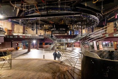 Imatges de l'interior de la discoteca Big Ben de Golmés el 16 de gener del 2024, abans de la reforma per a la reobertura.