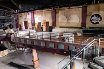 Imatges de l'interior de la discoteca Big Ben de Golmés el 16 de gener del 2024, abans de la reforma per a la reobertura.