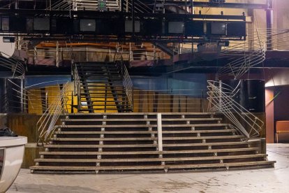 Imatges de l'interior de la discoteca Big Ben de Golmés el 16 de gener del 2024, abans de la reforma per a la reobertura.