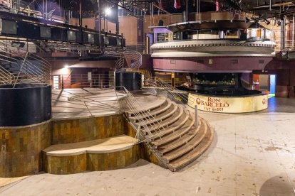 Imatges de l'interior de la discoteca Big Ben de Golmés el 16 de gener del 2024, abans de la reforma per a la reobertura.