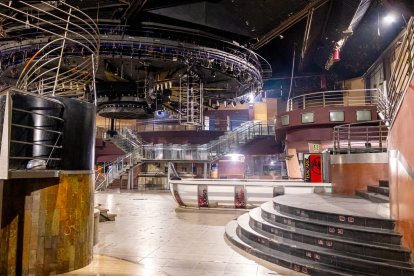 Imatges de l'interior de la discoteca Big Ben de Golmés el 16 de gener del 2024, abans de la reforma per a la reobertura.