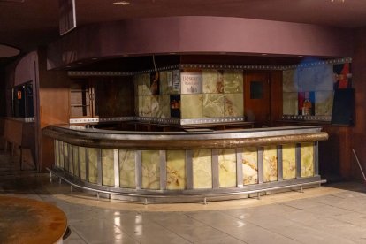 Imatges de l'interior de la discoteca Big Ben de Golmés el 16 de gener del 2024, abans de la reforma per a la reobertura.