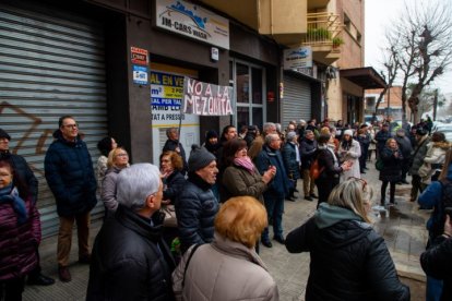 Oratorio polémico en Lleida: vecinos a favor y en contra se manifiestan en el barrio de Cappont