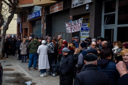 Oratorio polémico en Lleida: vecinos a favor y en contra se manifiestan en el barrio de Cappont