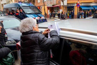 Oratorio polémico en Lleida: vecinos a favor y en contra se manifiestan en el barrio de Cappont