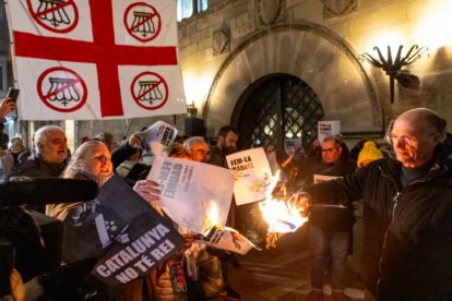 Manifestación en Lleida contra la monarquía y la presencia de la Reina Letizia
