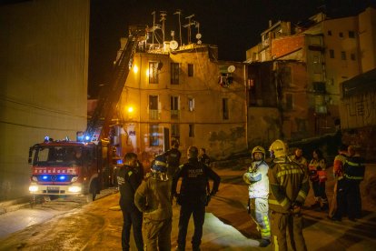 Rescat d'un lladre en una teulada.