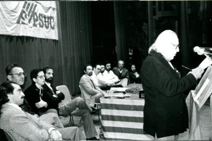 Rafael Alberti. El poeta, en un acte del PSUC al Principal l’any 1982.