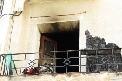 El foc es va iniciar en la primera planta de la casa.