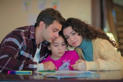 Fotograma serie Hermanos.