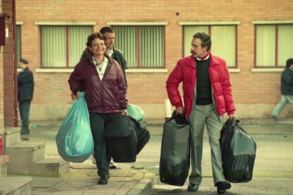 Pinto y Monte, saliendo de la prisión de Ponent al ser exculpados.