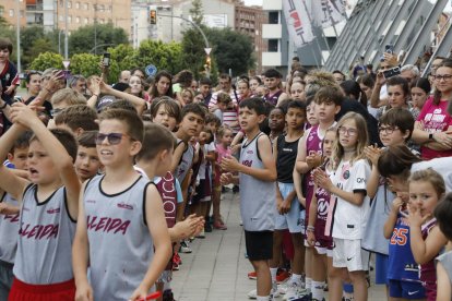 La rebuda del Força Lleida al Barris Nord a la seua arribada de Madrid