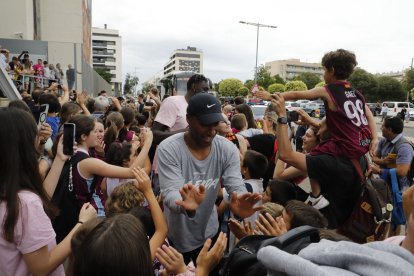 La rebuda del Força Lleida al Barris Nord a la seua arribada de Madrid