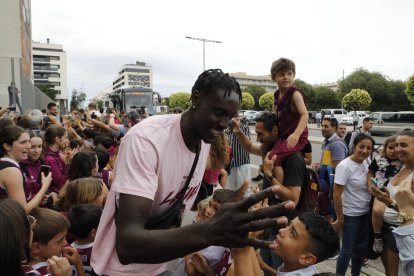 La rebuda del Força Lleida al Barris Nord a la seua arribada de Madrid