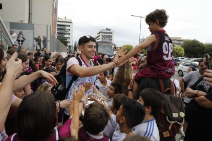 La rebuda del Força Lleida al Barris Nord a la seua arribada de Madrid