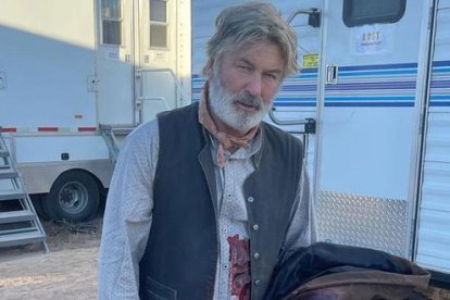 Alec Baldwin caracterizado de su personaje en el set de 'Rust'