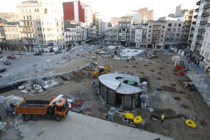 Imagen de las obras ya en su tramo final, cuando el parking subterráneo ya estaba a punto.