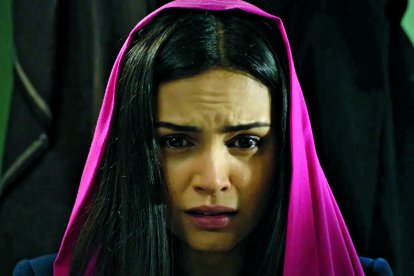 Melek se quita la vida.