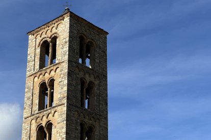 Símbol patrimonial. Pisos superiors del campanar de Sant Climent de Taüll, un edifici icònic de postal.