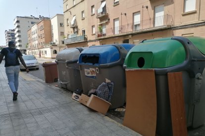 El carrer Germanes Mirabal, a Balàfia, a ple dia