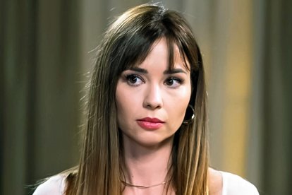 Marta no soporta el regreso de su antiguo amor al pueblo.