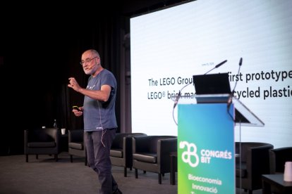 Un moment de la conferència d’Alfons Cornella.