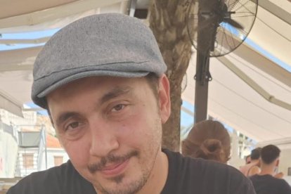 Vies del tren bloquejades per cotxes arrossegats a Algemesí. - EUROPA PRESS