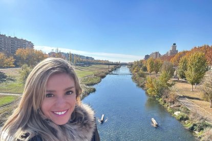 Vies del tren bloquejades per cotxes arrossegats a Algemesí. - EUROPA PRESS