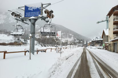 L'estació d'Espot completament nevada