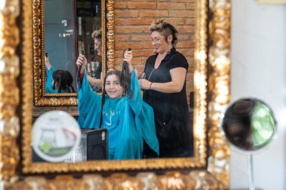 Lex, el nen que s'ha tallat el cabell al cap de 5 anys per Afanoc