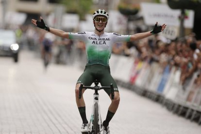 Castellón al juliol, quan va guanyar la tercera etapa de la Bidasoa Itzulia i va acabar segon a la general. - CAJA RURAL-SEGUROS RGA
