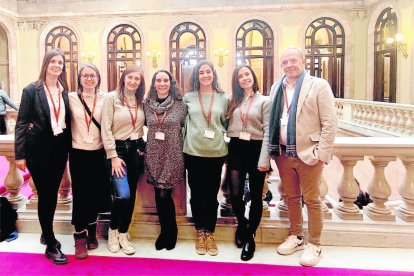 Les representants de les infermeres de Lleida al Parlament. - COILL