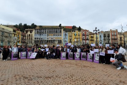 Sor Lucía Caram, en la V Jornada Dona de la UdL. La facultat de Dret, Economia i Turisme de la UdL va ser escenari ahir de la V edició de la Jornada Dona, que va reflexionar sobre els reptes de la dona en l’àmbit professional amb Sor Lucía Caram, Meritxell Ripoll i Teresa Minguella. - CCOO DE LES TERRES DE LLEIDA